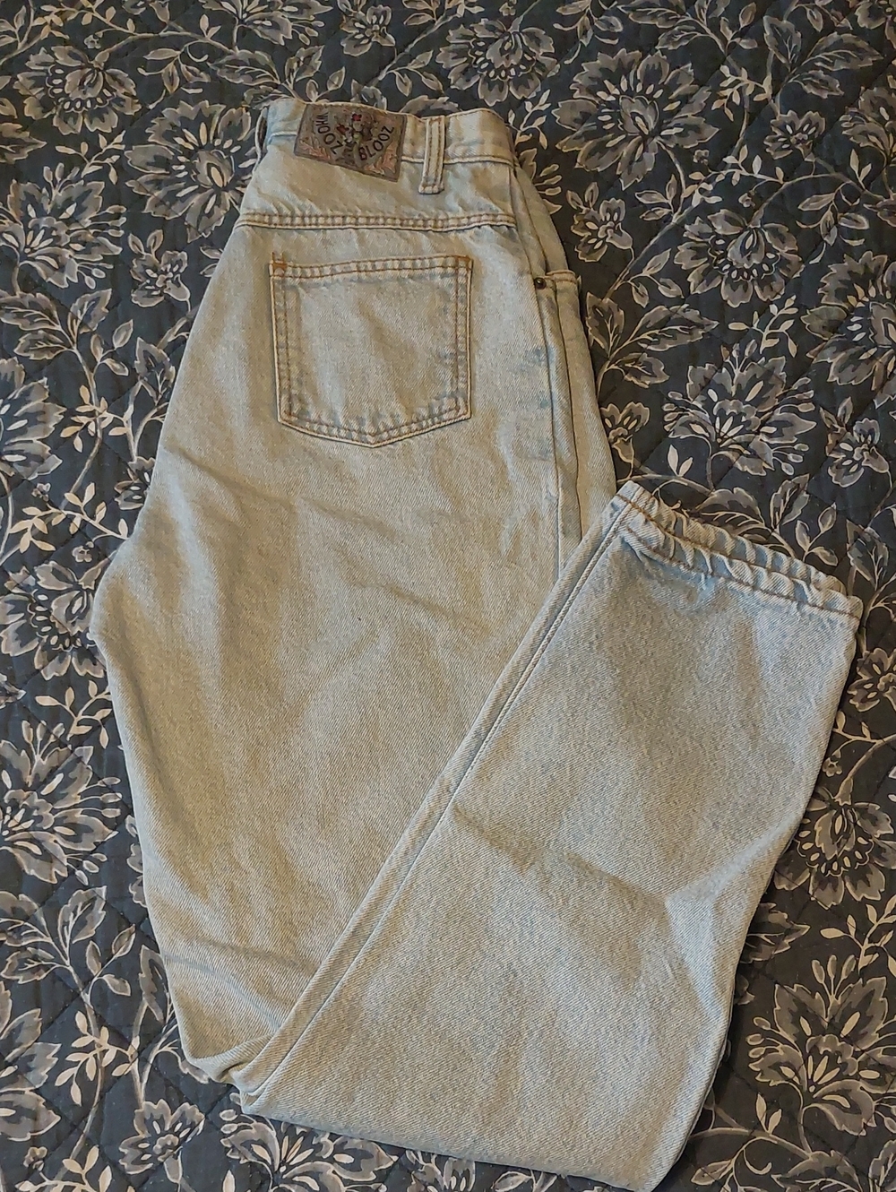 Whooz Blooz Light Wash High Waisted Mom Jeans Size 27